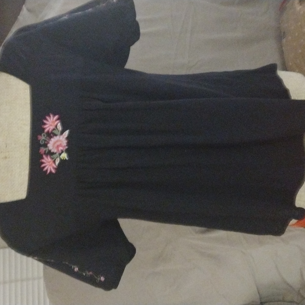 Blouse - Picture 2 of 3